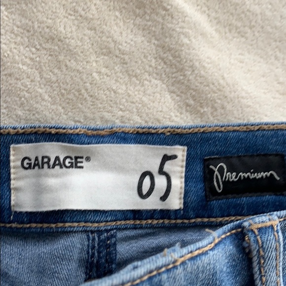 Garage Shorts - Picture 5 of 5